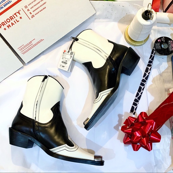 Meet the Posher, Lauren π Poshmark Ambassador, Style & Wardrobe Consultant πΈπ - Picture 11 of 16